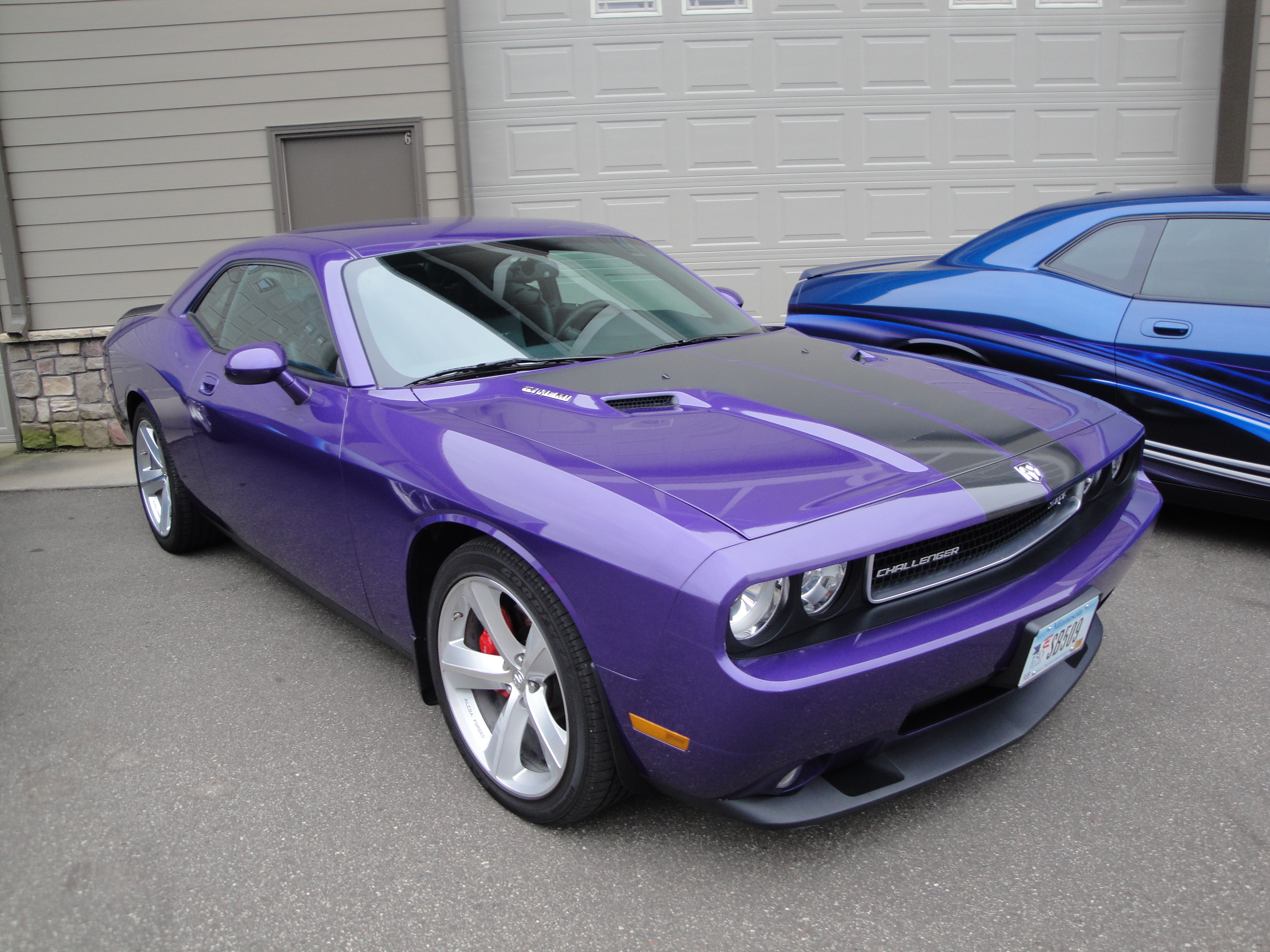 Dodge Challenger 2016 фиолетовый