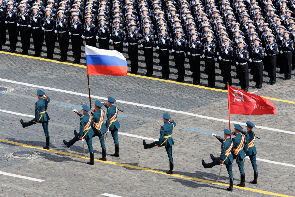 File:Russland-Flagge-Moskau.jpg - Wikimedia Commons