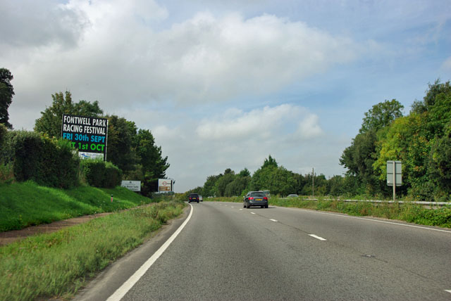 File:A27 passing Fontwell Park - geograph.org.uk - 2614855.jpg