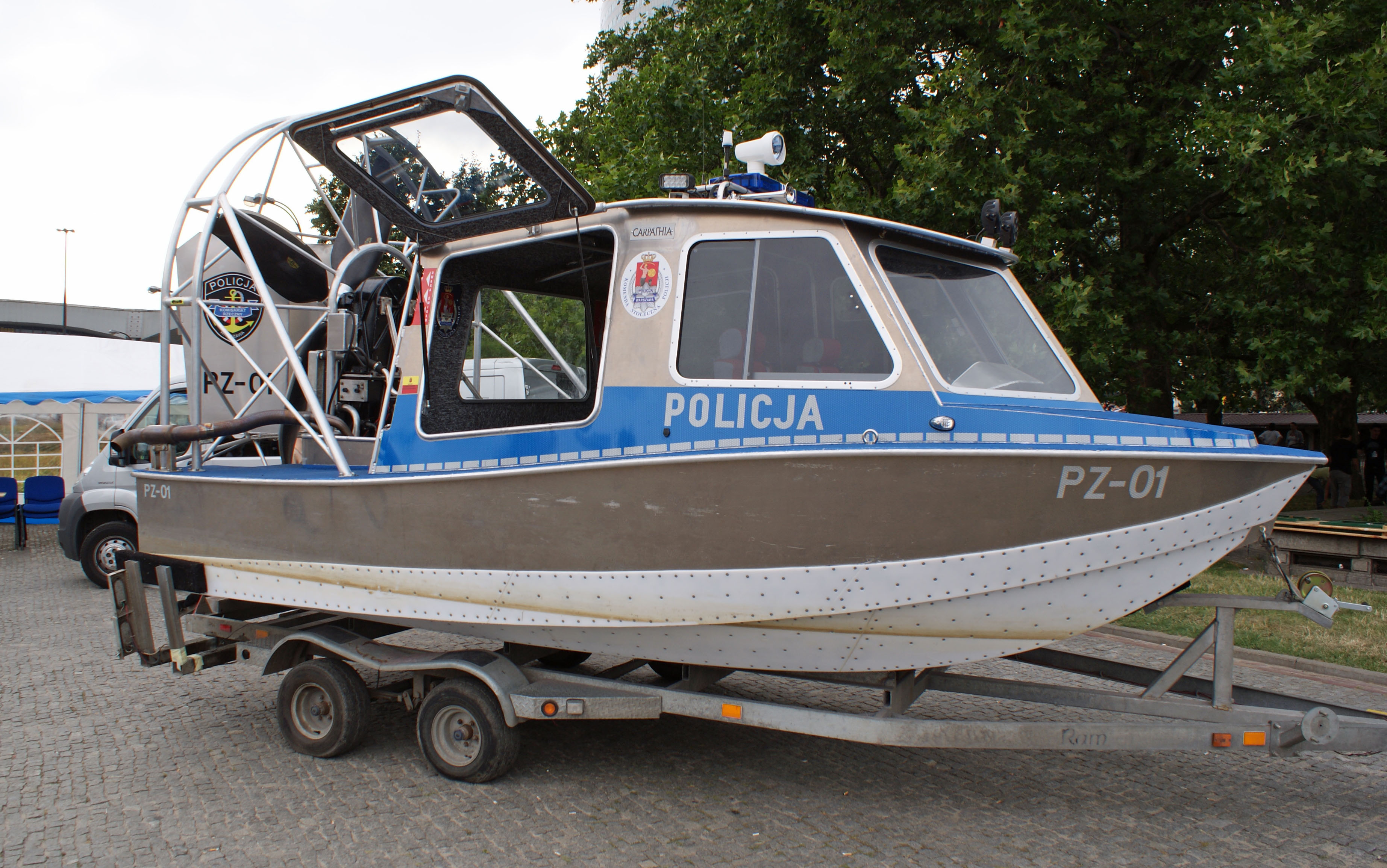 File:Airboat PZ-01 Carpathia.jpg - Wikimedia Commons