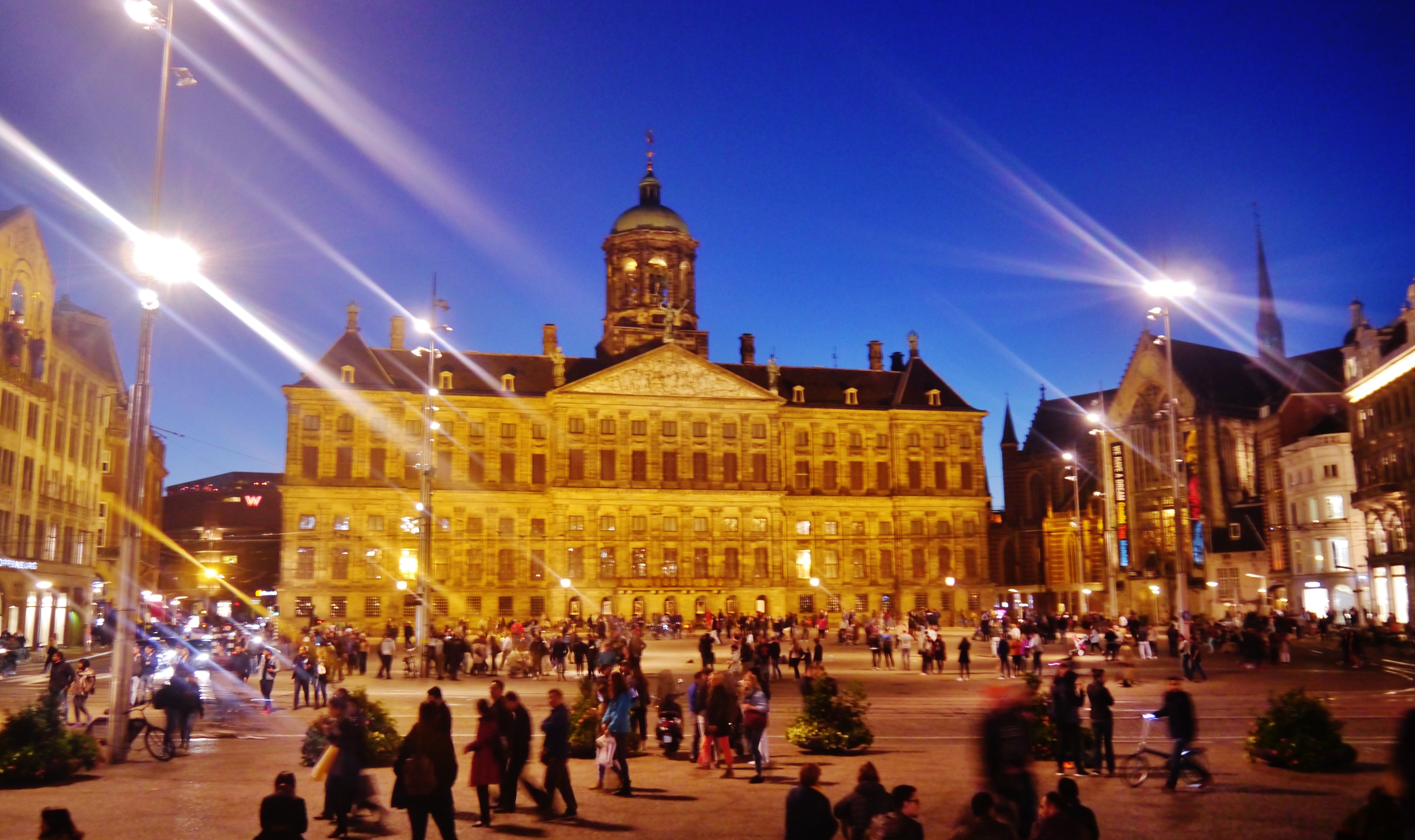 File Amsterdam Paleis Op De Dam Bei Nacht 1 Jpg Wikimedia Commons