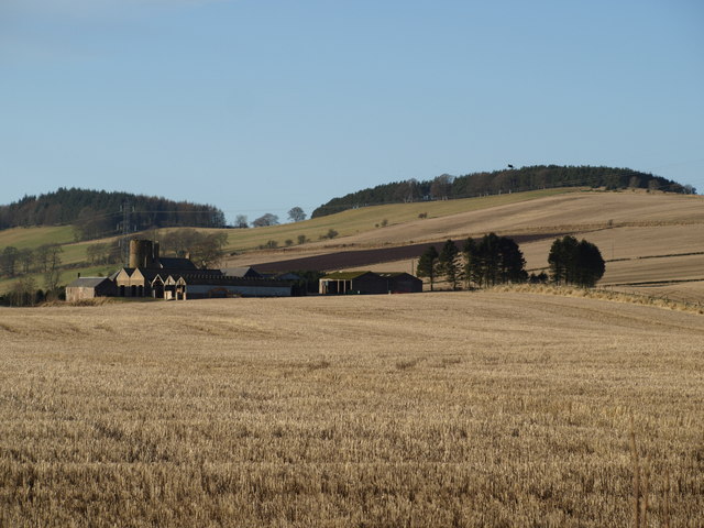 File:Balfour Mains Farm and Castle - geograph.org.uk - 1118721.jpg