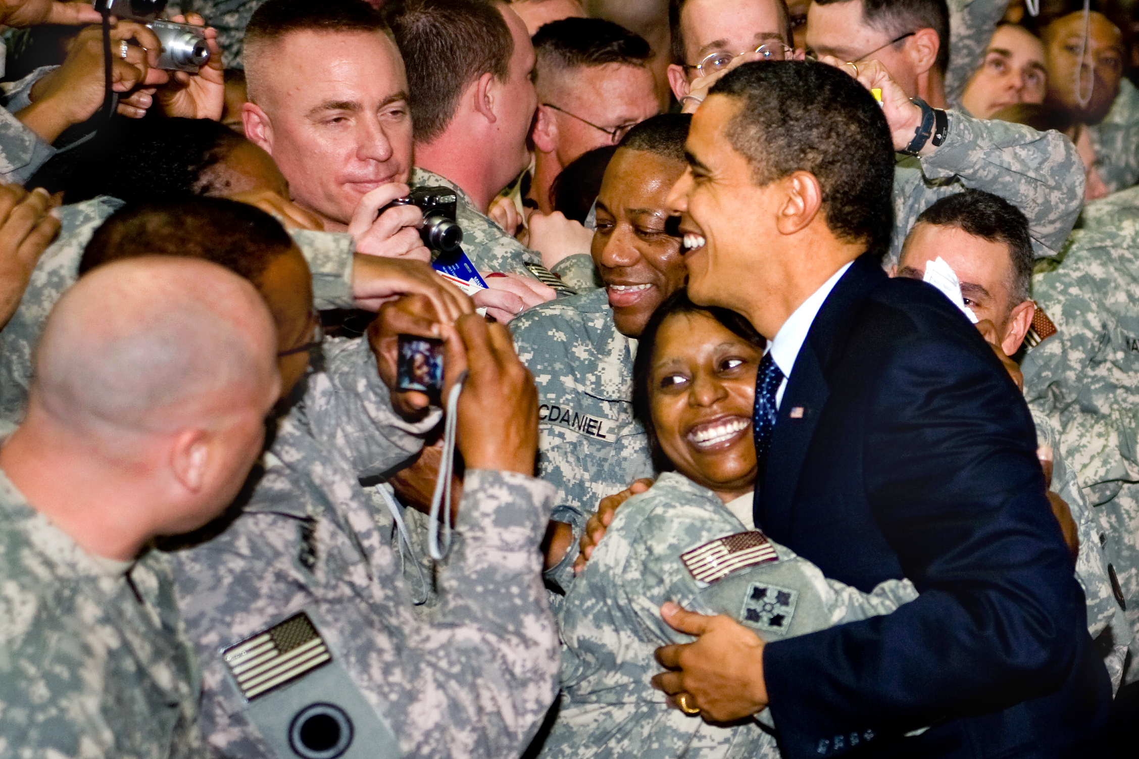 Barack_Obama_at_Camp_Victory_4-7-09_3.JPG