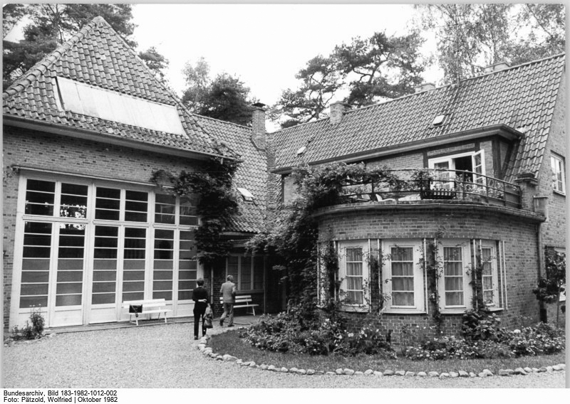 File:Bundesarchiv Bild 183-1982-1012-002, Güstrow, Ernst-Barlach-Gedenkstätte.jpg