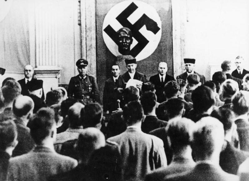 File:Bundesarchiv Bild 183-C0718-0052-001, Volksgerichtshof, Prozess zum 20. Juli 1944.jpg