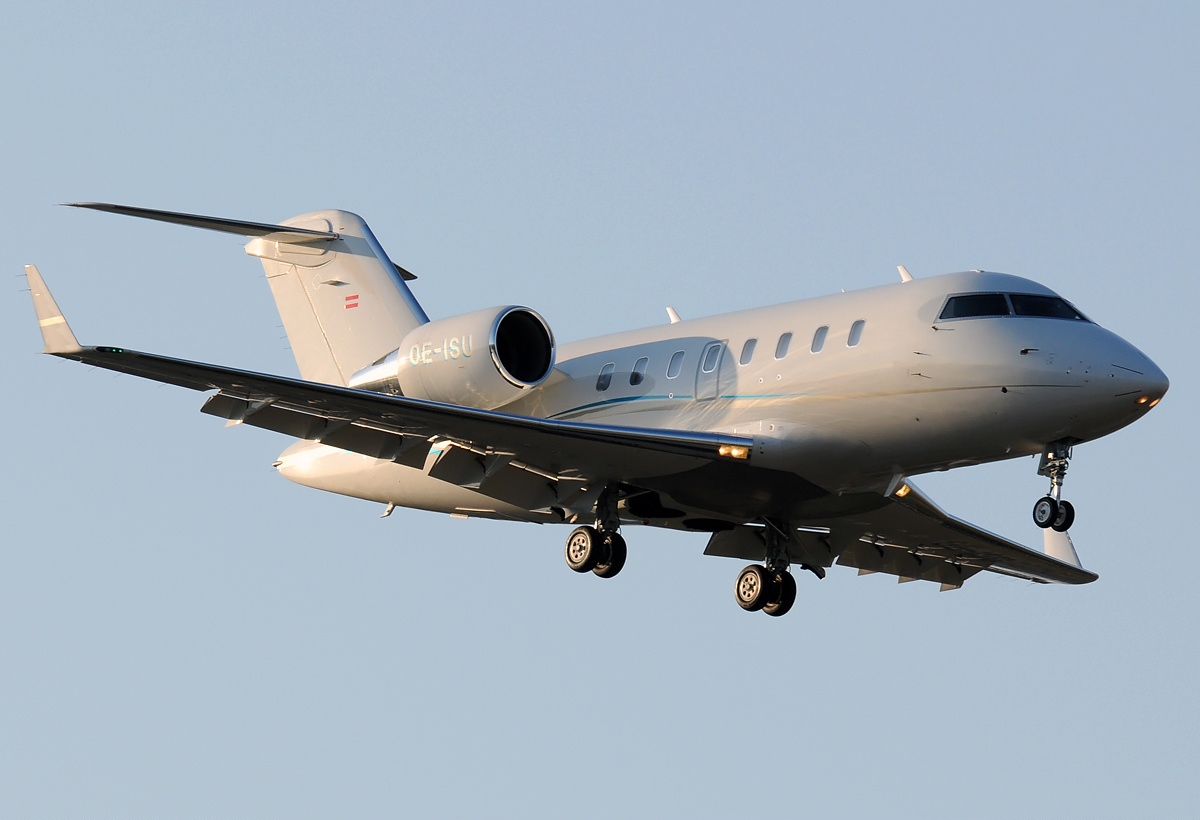 Challenger b760m d5. Challenger 604. CL-600-2b16. Cl600. CL-600-2b16, серийный номер 5803.