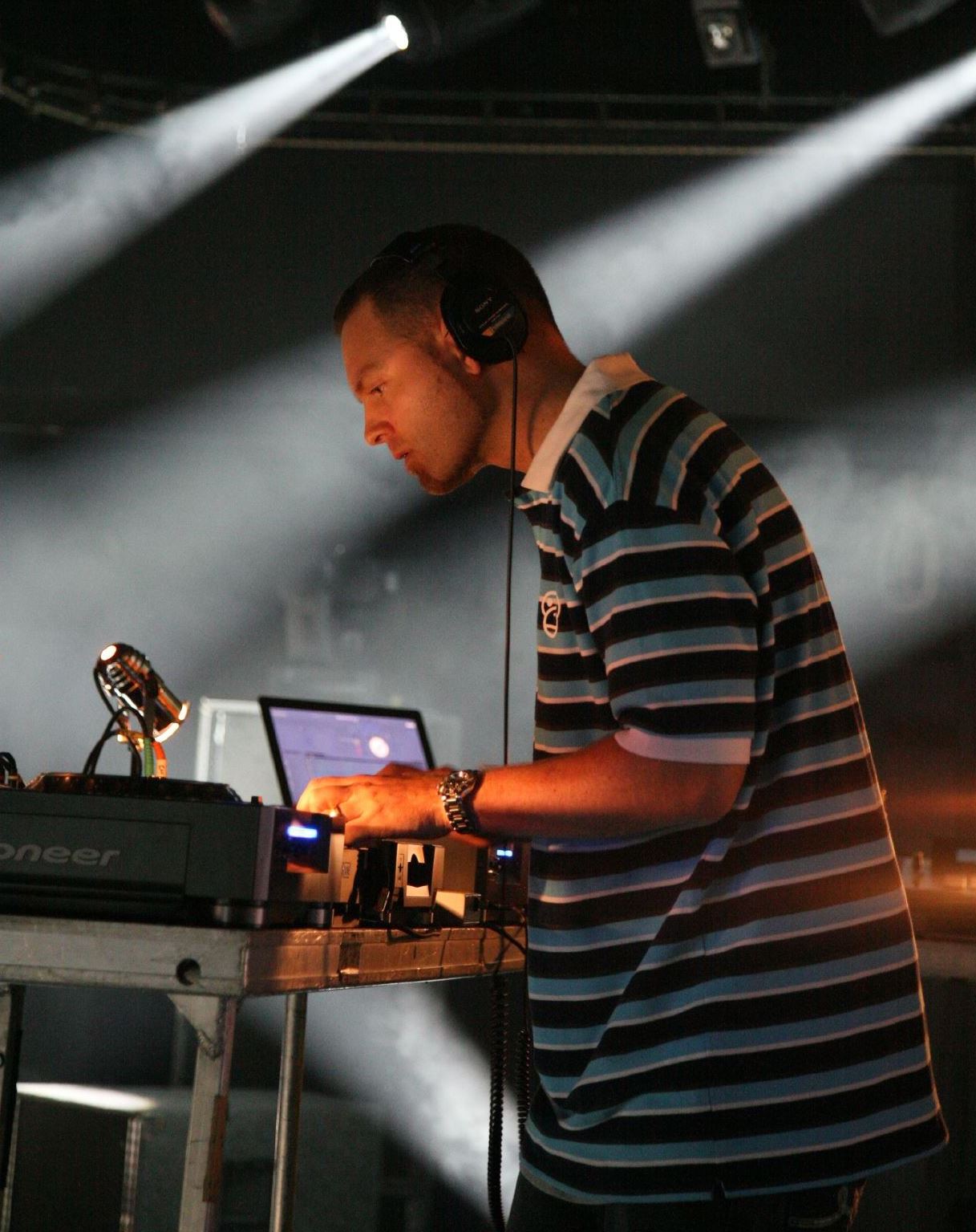 DJ Shadow