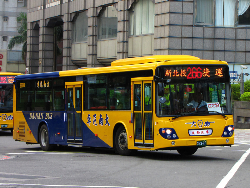 File:Danan Bus 333-FP 20110308.jpg