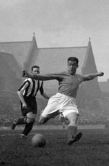 Dixie Dean ist mit 383 Toren für den FC Everton mit Abstand der erfolgreichste Torschütze in der Vereinsgeschichte.