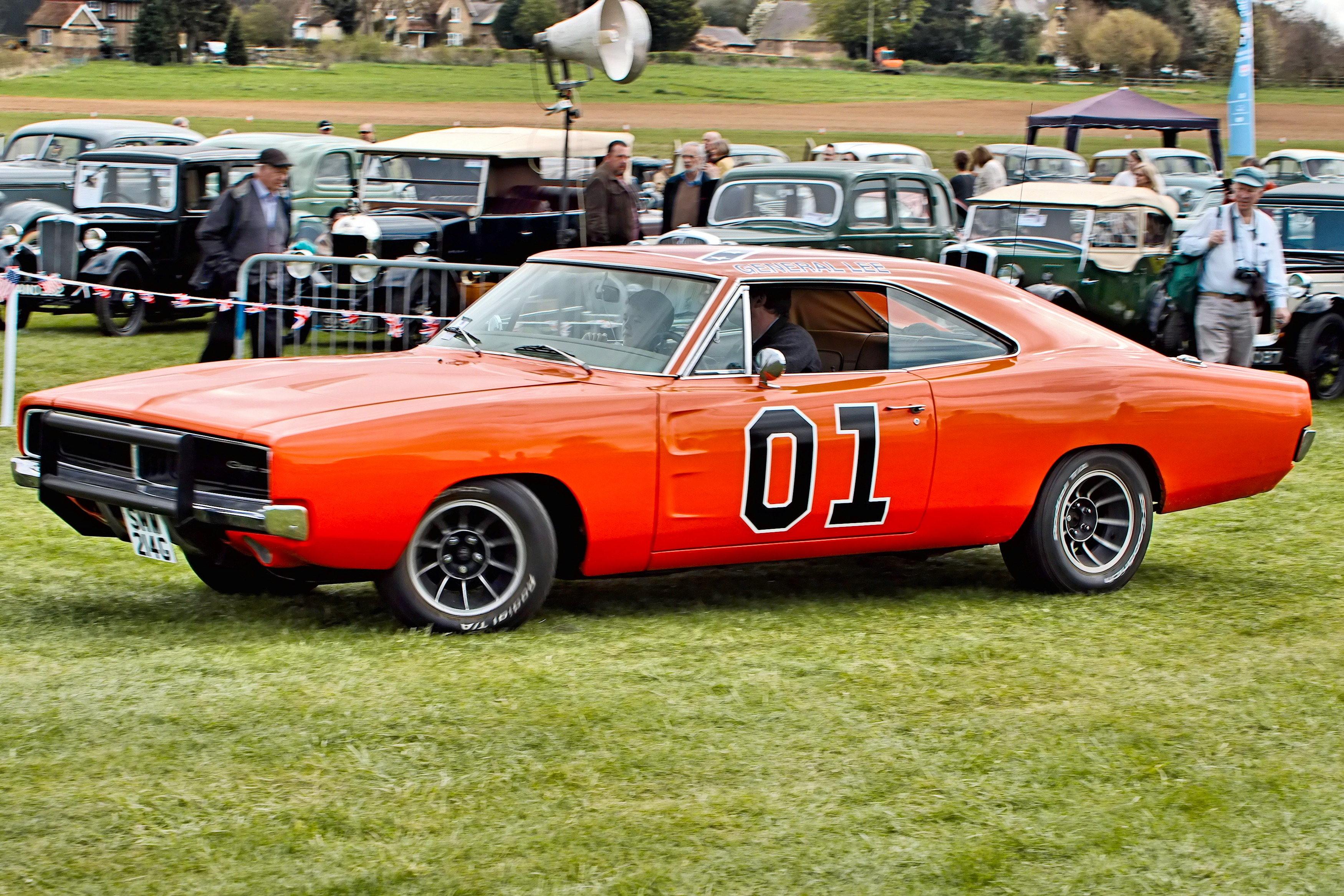File:Dodge Charger - Shuttleworth Classic Car Show 2017 (33432865180).jpg -  Wikimedia Commons