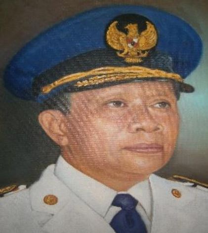 File:Gubernur Sulawesi Tengah Ghalib Lasahido.jpg