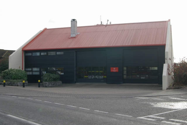 File:Hamble fire station - geograph.org.uk - 279868.jpg