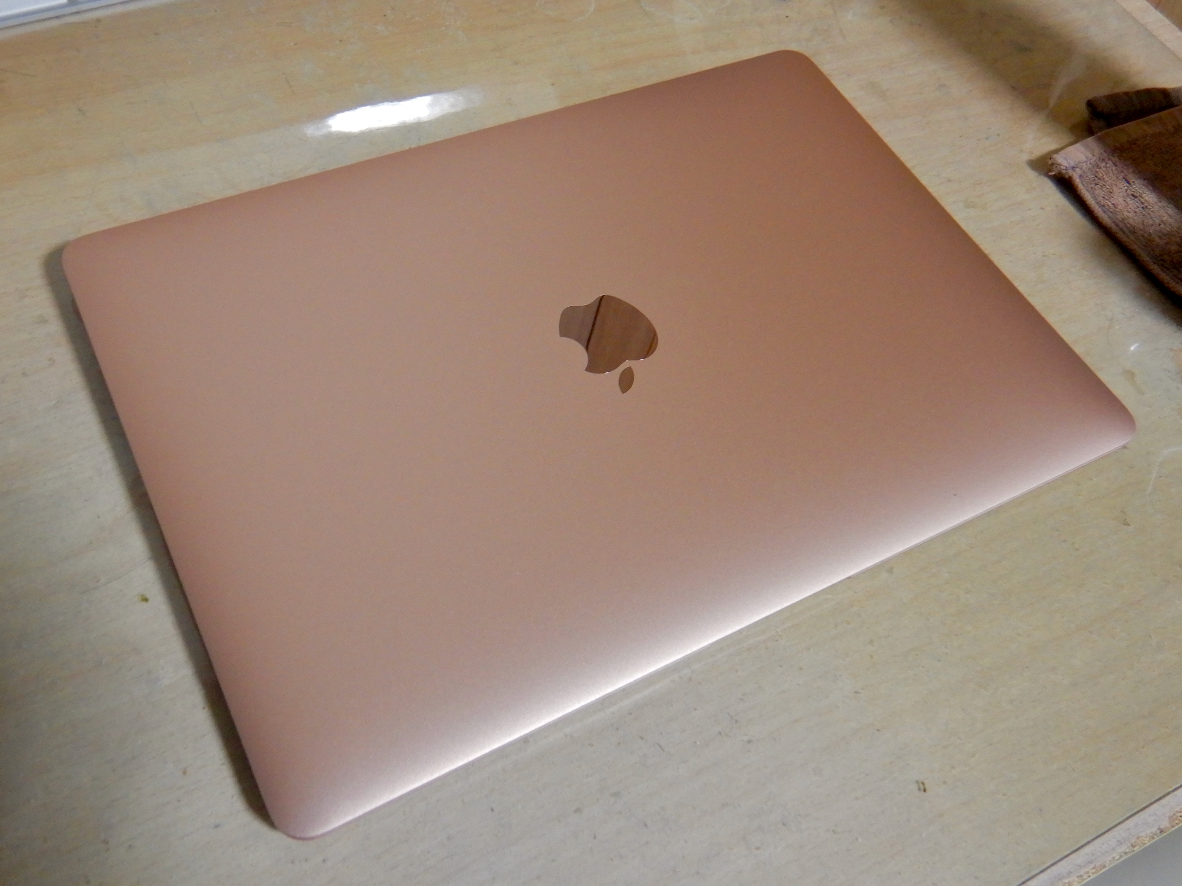 File:Macbook Air 2020 (M1) - 2.jpg - Wikimedia Commons