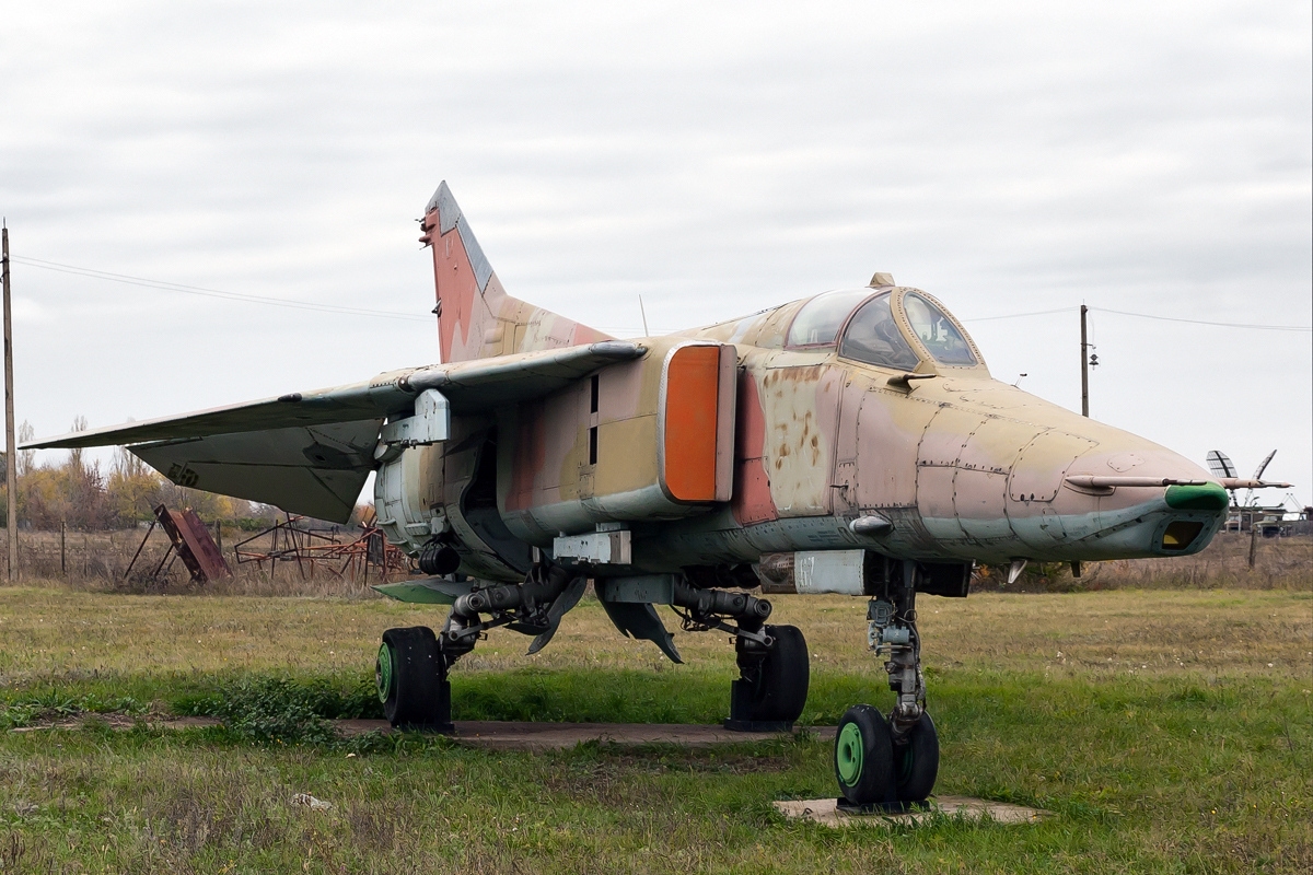 File:Mikoyan-Gurevich MiG-27D Flogger, Soviet Union - Air Force