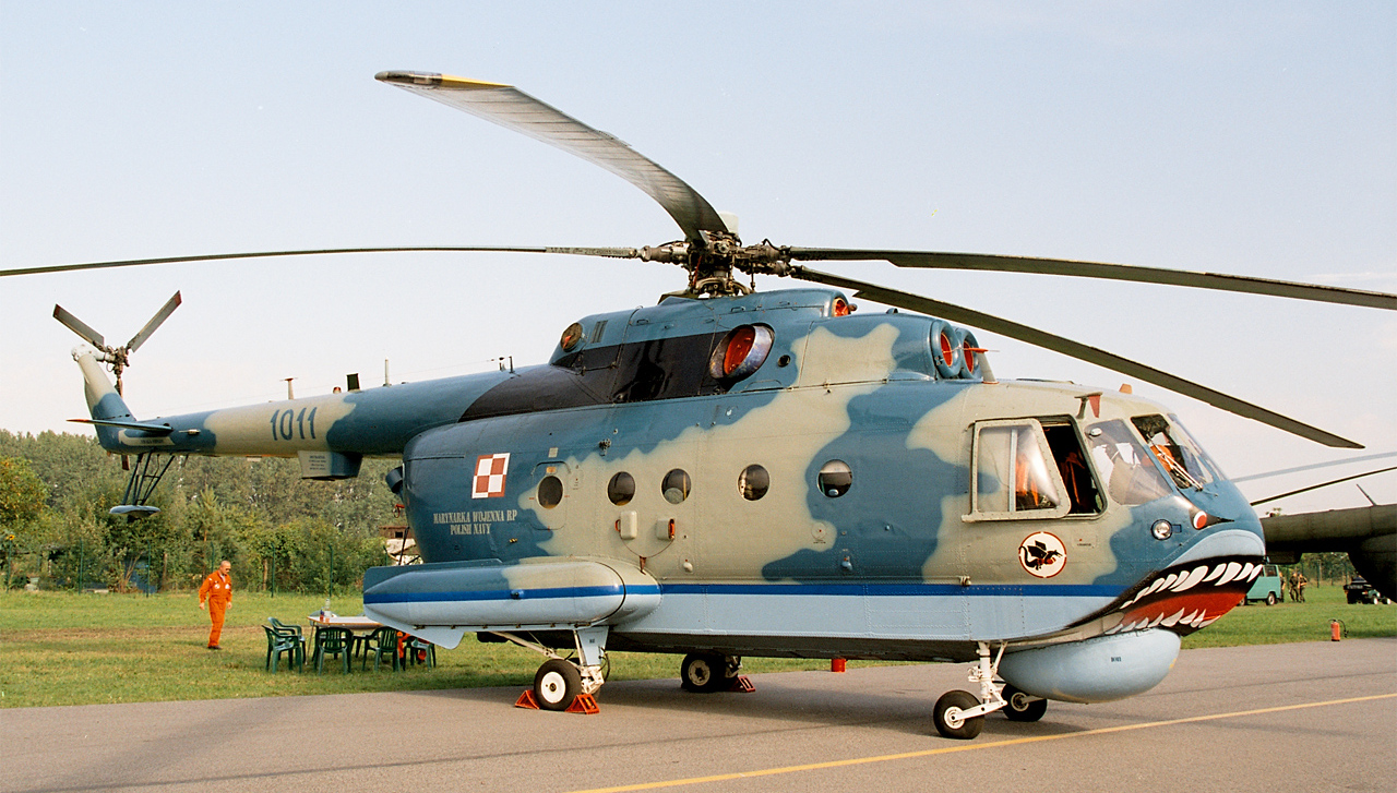 Mil_Mi-14_of_Polish_Navy_(reg._1011),_static_display,_Radom_AirShow_2005,_Poland.jpg