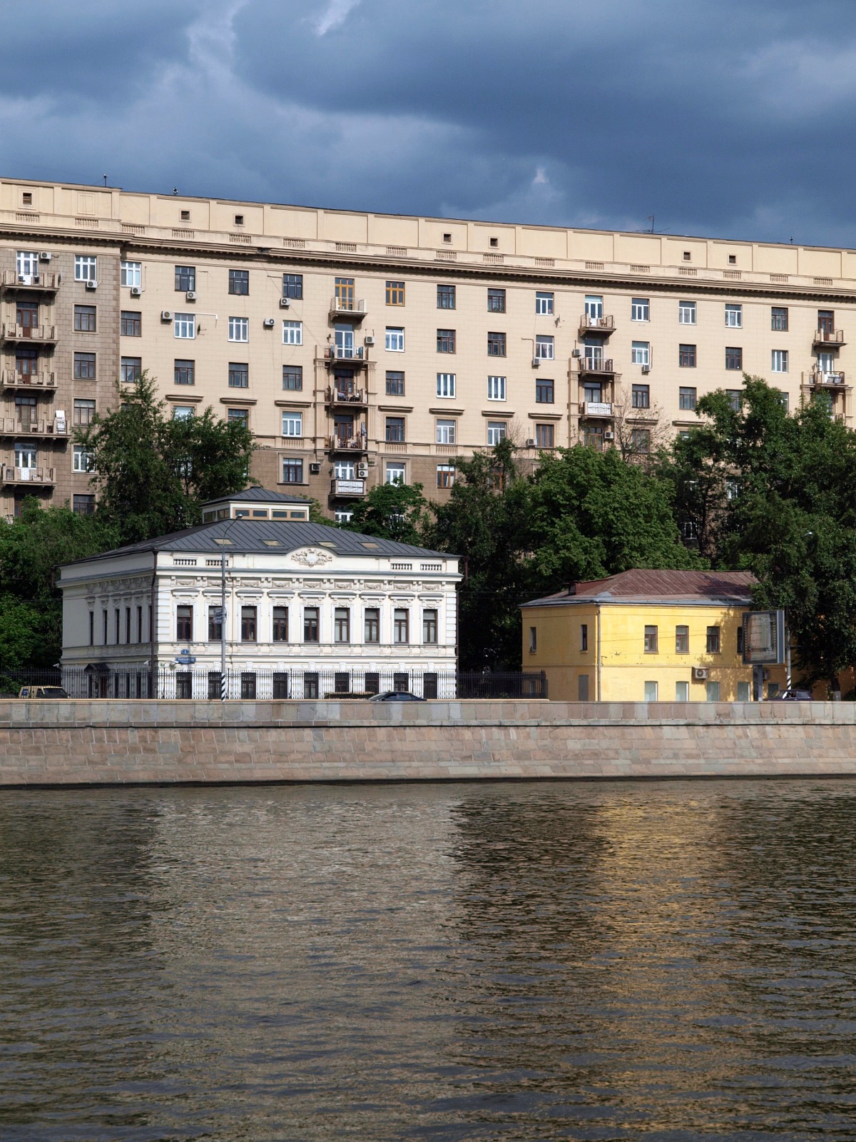 гончарная набережная старые