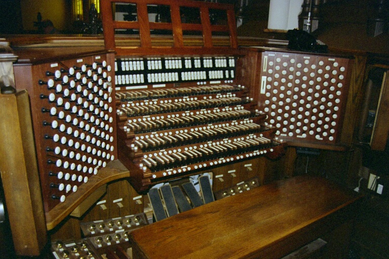 File:Organ Console, Holy Trinity, Buffalo.jpeg