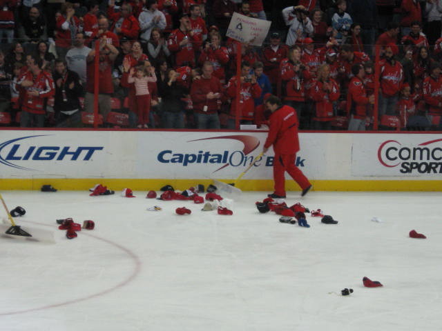 File:Ovechkin hat-trick (February 7, 2010).jpg