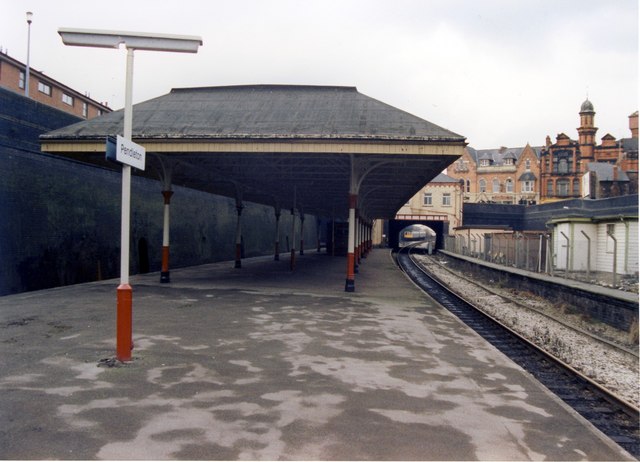 File:Pendleton railway station in 1989.jpg