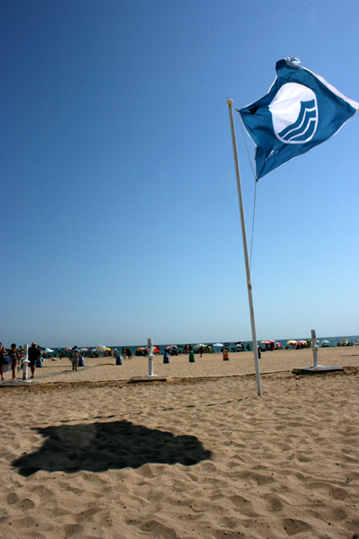 File:Playa el altet bandera azul.jpg