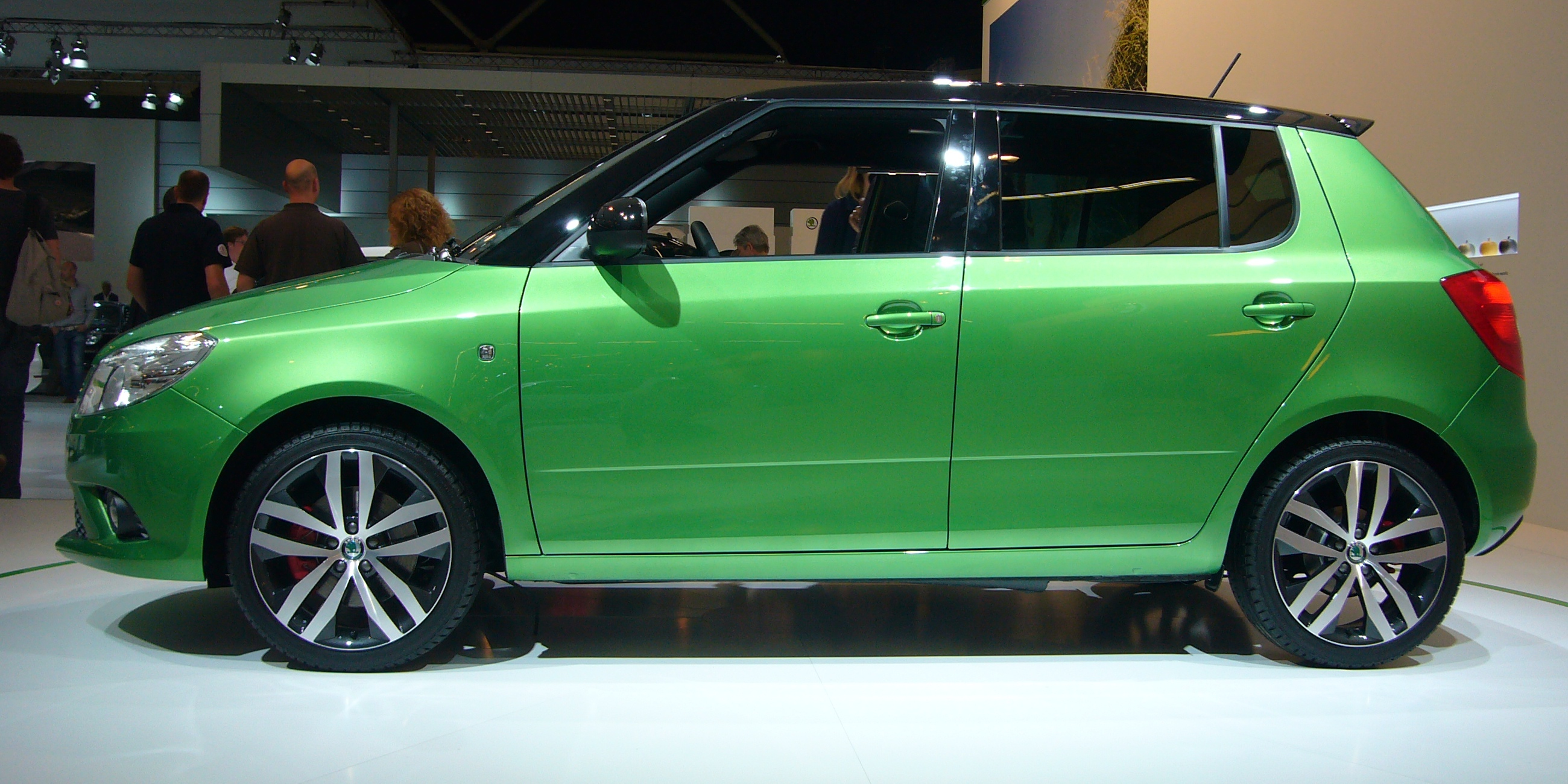 File:Skoda Fabia RS (side).jpg - Wikimedia Commons