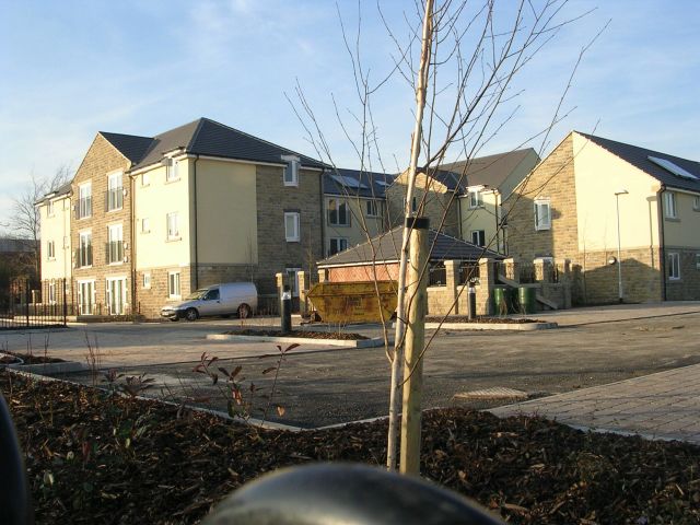 File:Station Court - Bradford Road - geograph.org.uk - 684251.jpg