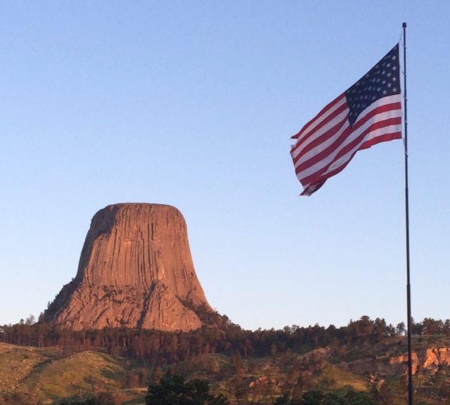 File:Sunrise at Devil's Monument.JPG