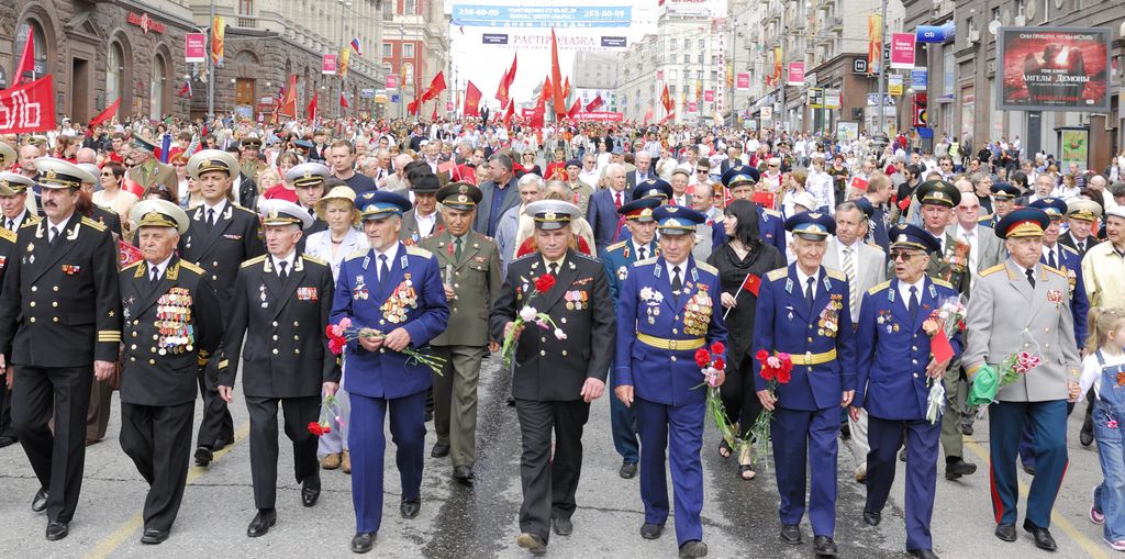 9 мая 2000. Парад Победы в Киеве 2010. Парад Победы 2004. Парад Победы в Киеве 2013. Парад Победы 2011 в Москве.