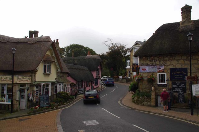 File:A Rather Dull Morning in Shanklin - geograph.org.uk - 5602618.jpg