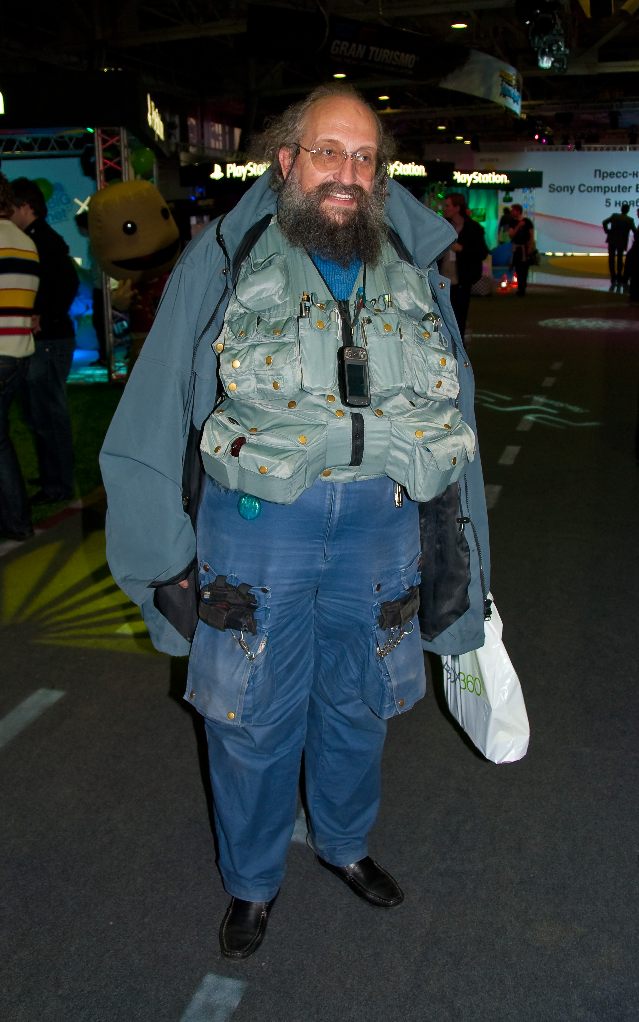 Файл:Anatoly Vasserman at Igromir 2009.jpg — Википедия