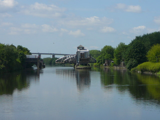 File:Approaching Barton Road Swing Bridge and Bridgewater Canal Bridge - geograph.org.uk - 1625679.jpg