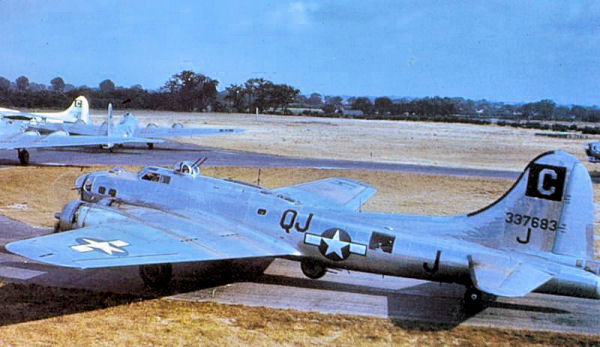 File:B-17G-70-BO Fortress Serial 43-37683 in England, WW2.jpg