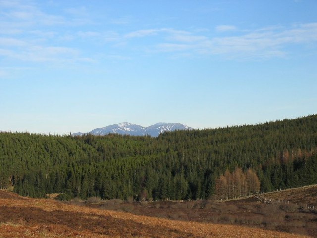 File:Beinn a Ghlo from the lower slopes of Schiehallion - geograph.org.uk - 102640.jpg