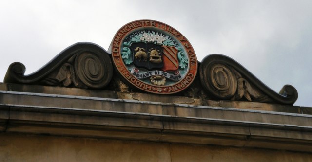 File:Coat of Arms - geograph.org.uk - 1079047.jpg