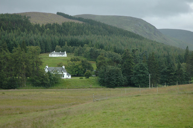 File:Dalmigavie Lodge - geograph.org.uk - 504306.jpg