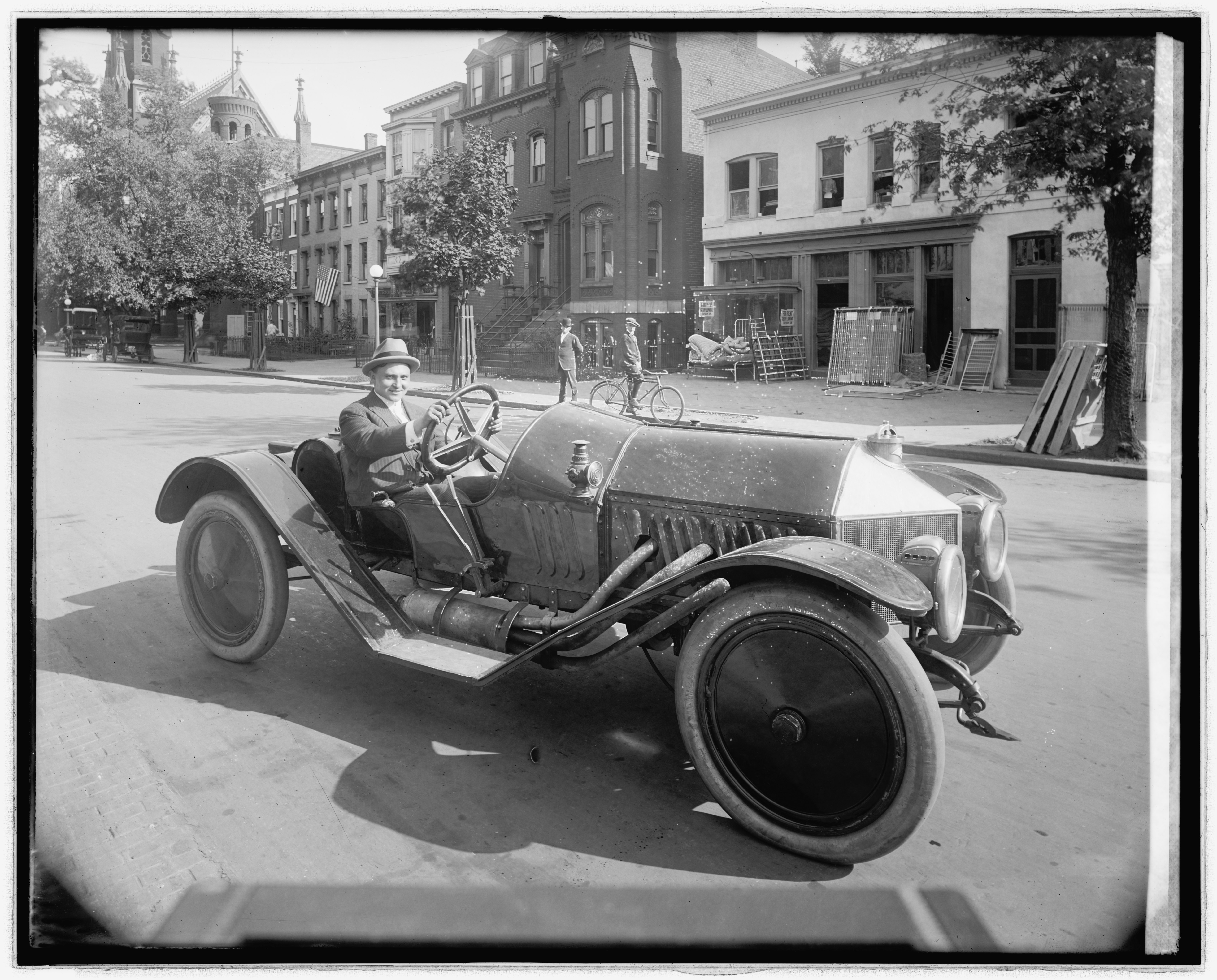 17 апреля 20 года. Пежо Наутилус 1925. Ретро автомобили в США 30-40 годы 20го века. Автомобили начала 20 века. Автомобили 20-х годов.