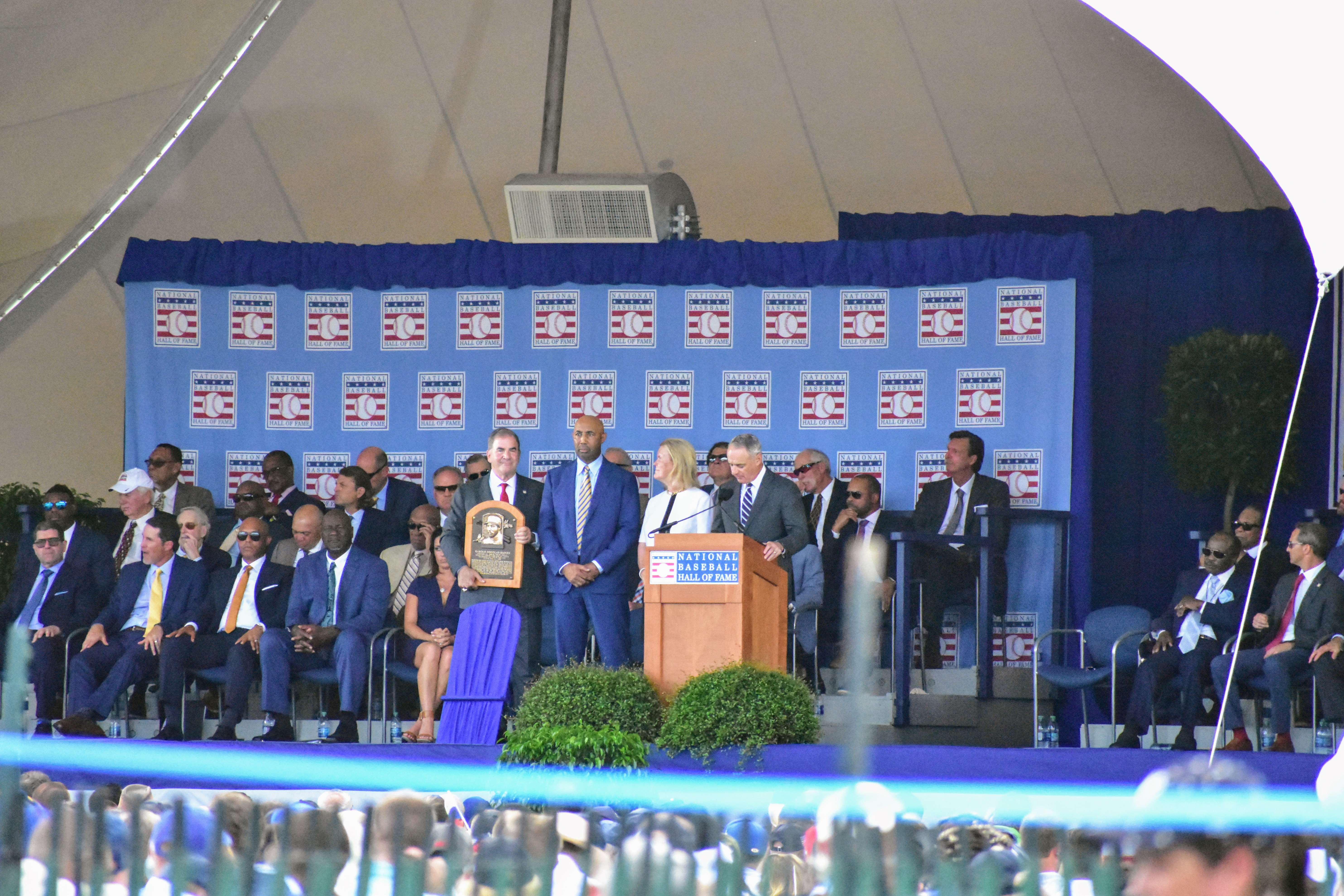 File:Harold Baines presented with Baseball Hall of Fame plaque July  2019.jpg - Wikimedia Commons