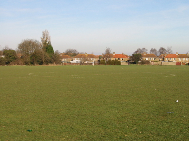 File:Houses on The Crescent, Aylesham, overlooking playing field - geograph.org.uk - 1133632.jpg