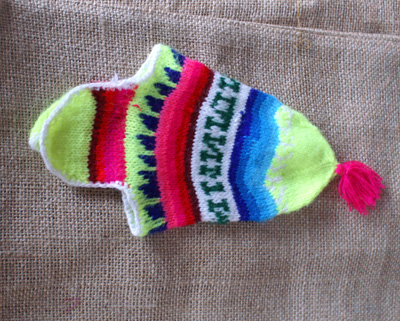 File:Knitted hat from Bolivia.jpg - Wikimedia Commons