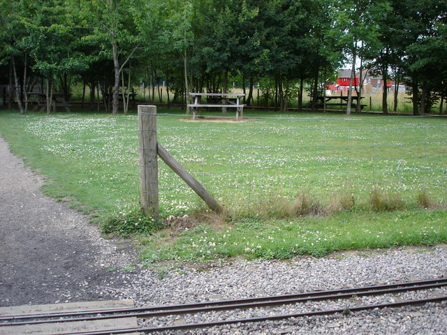 Lakeside Railway North Stop. - geograph.org.uk - 1102820