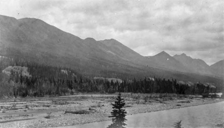 File:Looking downstream on South Fork Kuskokwim River, Alaska, August 1914 (AL+CA 3722).jpg