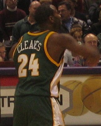 Mateen Cleaves (100071202) (cropped)