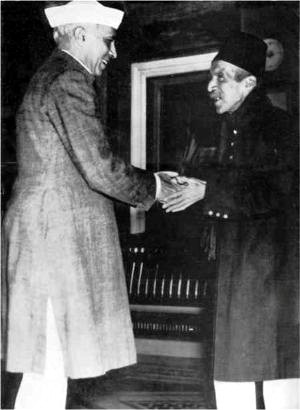 File:Nehru with Nizam.jpg