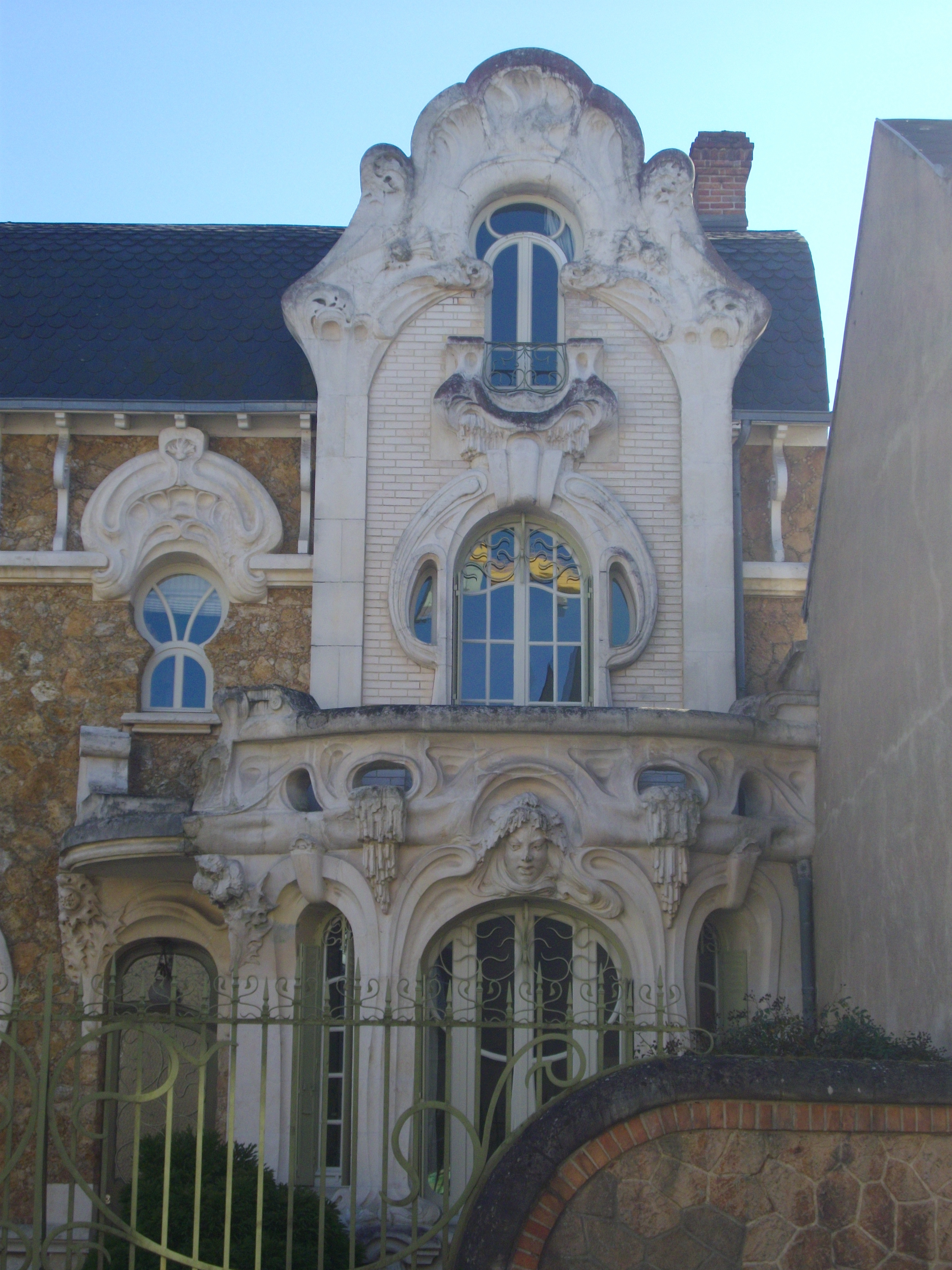 File:Orléans - Maison art-nouveau au 46 rue Saint-Marc.jpg - Wikimedia  Commons