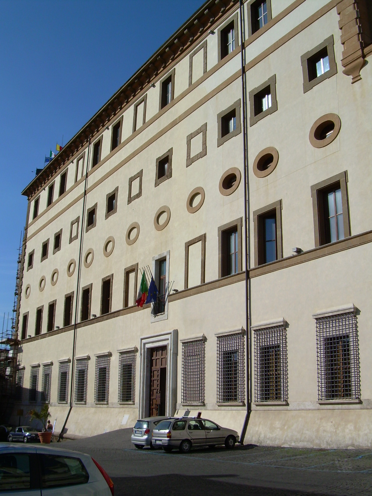 Palazzo Doria-Pamphilj (Valmontone) - Wikipedia