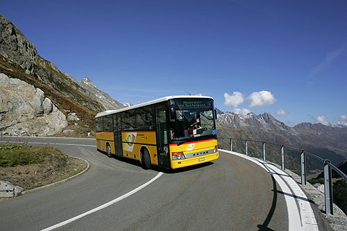 File:Picswiss BE-95-11 Postauto (Sustenpass - Urnerseite).jpg