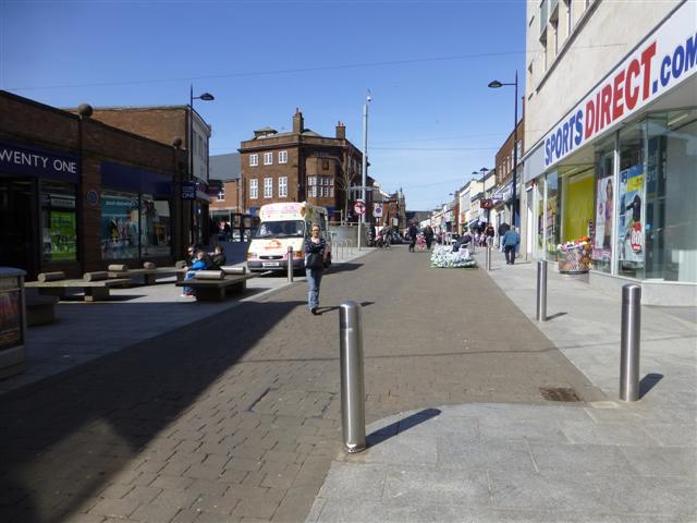 File:Pow Street, Workington - geograph.org.uk - 3458204.jpg