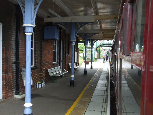 File:Reedham railway station - geograph.org.uk - 1311118.jpg