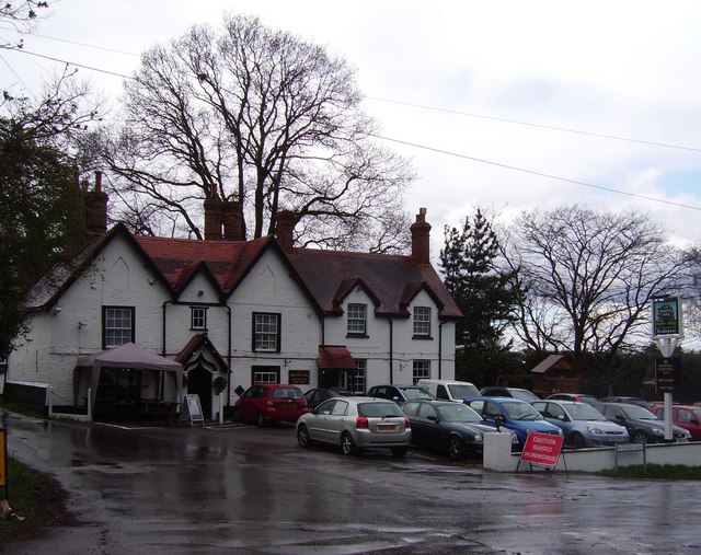 The Queen's Oak Public House - geograph.org.uk - 760175