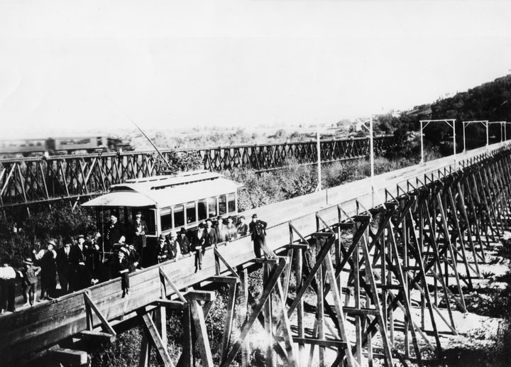 File:View of the first electric car over Arroyo Seco near the Cawston ostrich farm on March 7, 1895. Pasadena and Los Angeles Railway Co.jpg